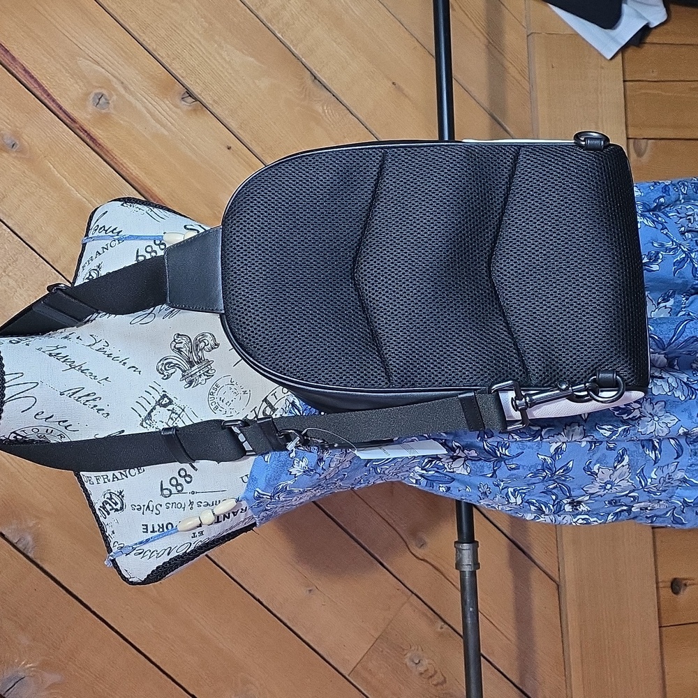 Coach West Pack Signature Canvas Sling Bag Chalk Black CV924 - Picture 3 of 4